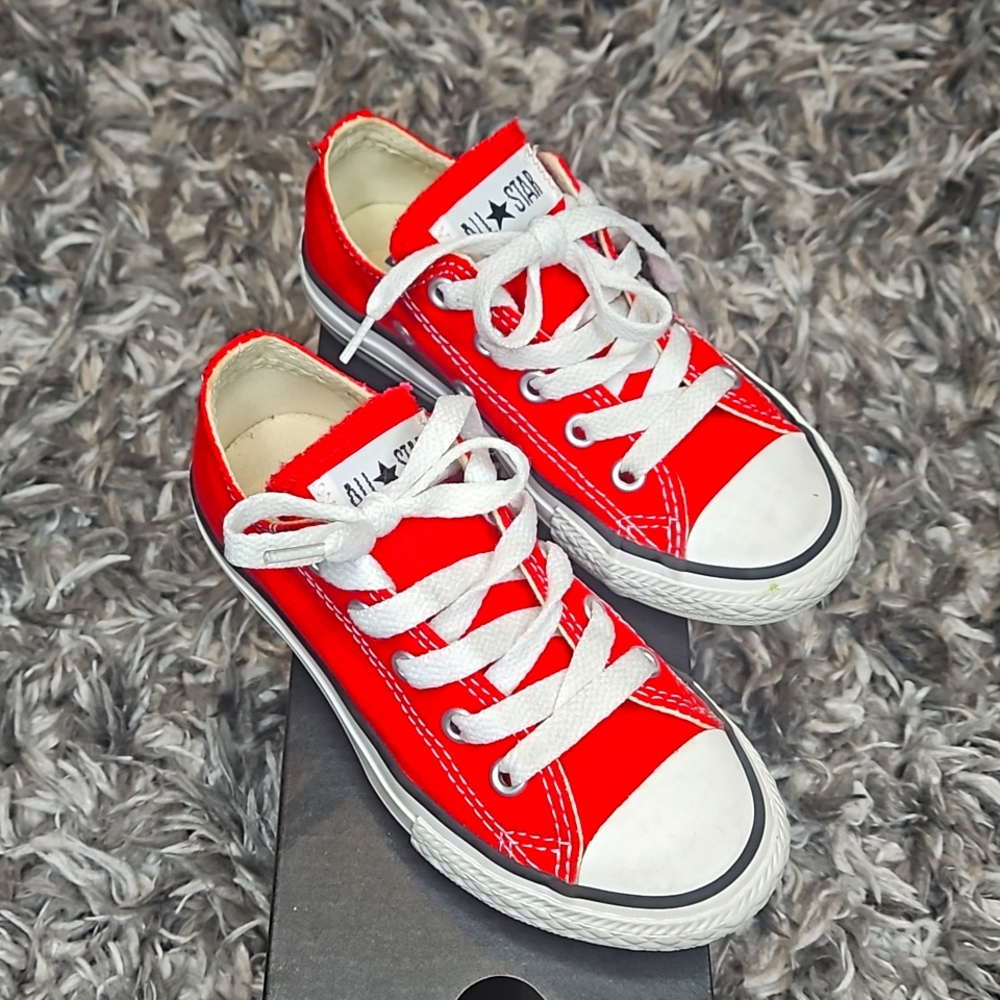 Youth converse red